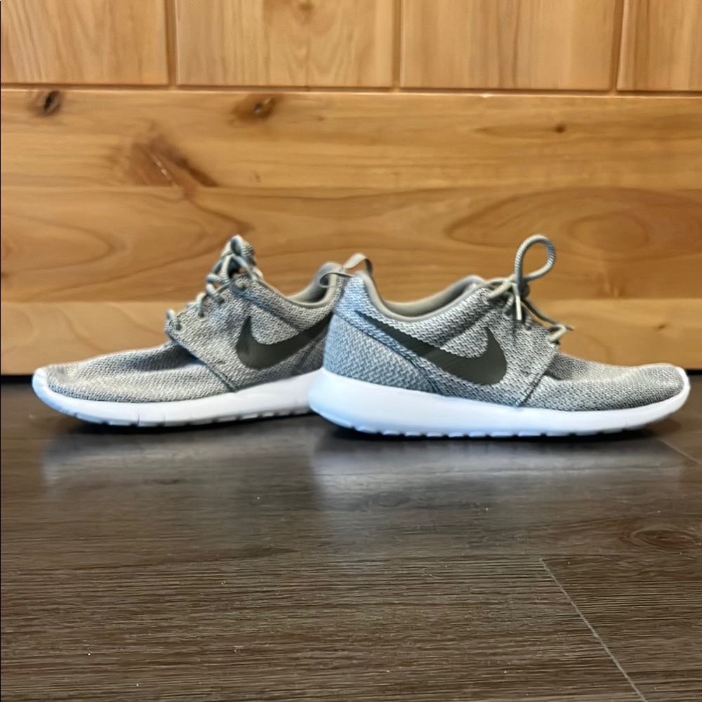 Nike Tanjun Gray Sneakers - Women’s 6Y